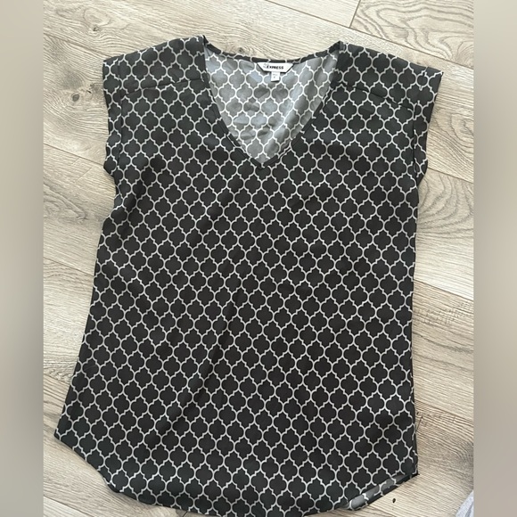 Express Black and Gray Patterned Blouse - Picture 1 of 3